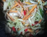 Foto langkah ke 5 dari resep Tumis Labu Siam dengan Acar Kimchi.