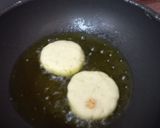 A picture of step 4 of Stuffed Aloo Tikki.