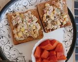 A picture of step 1 of Bread sandwich and ripe papaya.