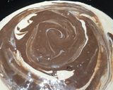 Foto del paso 2 de la receta: Bizcochuelo marmolado & chispitas de choco😍