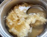 Foto del passaggio 4 della ricetta Zuppa con uovo sbattuto "kakitama jiru" 🥢🇯🇵