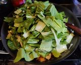 Foto langkah ke 4 dari resep Tumis Caisim Ayam & Tahu.