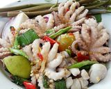 รูปขั้นตอนการทำที่ 2 ของ ตำปลาหมึกสาย