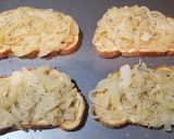A picture of step 2 of Melty Onion Toasts.