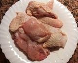 Foto del paso 3 de la receta: Pollo silvestre en salsa de azafran y patatas baby