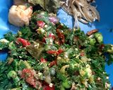 Foto langkah ke 2 dari resep Geprek Daun Singkong.