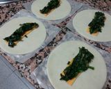 Foto del paso 5 de la receta Empanadillas de espinaca, queso, atún y ciruelas