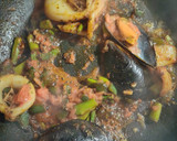 Foto del paso 4 de la receta: Arroz con marisco y espárragos