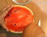 Foto del paso 3 de la receta: Gelatina con frutas encapsuladas en una sandía