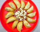 A picture of step 5 of Traditional mawa      Gujiya.