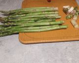 A picture of step 2 of Roasted Asparagus.