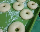 Foto langkah ke 3 dari resep Donat empuk, no kentang.
