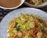 Foto langkah ke 2 dari resep Bihun goreng sosis.