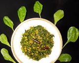 মটরশুঁটি দিয়ে পালংশাক ভাজি রেসিপির ধাপ 2 ছবি