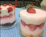 A picture of step 4 of Delicious Strawberry🍓 Trifle Recipe🍨.