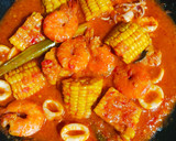 Foto langkah ke 6 dari resep Udang & Cumi Saus Padang.