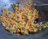 Foto langkah ke 8 dari resep Risol Isi Sayur Telur.