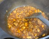 A picture of step 3 of Single Serving Black Pepper Mushroom Teppan Noodles.