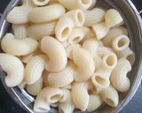 A picture of step 1 of Corn tomato pasta.