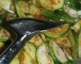 Foto langkah ke 3 dari resep Tumis Terong Hijau Bulat.
