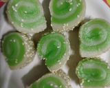 Foto langkah ke 3 dari resep Mochi Gulung Pandan.