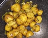 A picture of step 12 of Salt and vinegar potatoes.