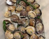 Foto del passaggio 1 della ricetta Orecchiette gamberi vongole asparagi