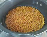 A picture of step 3 of Chanaa Chaat (Brown Chickpeas Savoury Snack).