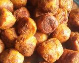 A picture of step 2 of Chatpte soyabeen chunks.