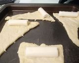A picture of step 3 of Super easy pizza rolls.