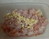 Foto del paso 1 de la receta: Buñuelos de gambas