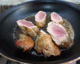 Foto del paso 2 de la receta: Solomillo de cerdo con sal azul y pimienta