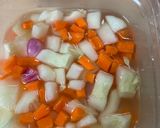 Foto langkah ke 4 dari resep Acar Timun Wortel Mentah.