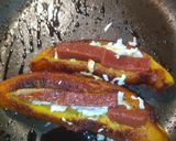 Foto del paso 4 de la receta: Plátano maduro asado en sartén relleno de queso con bocadillo