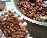 Foto langkah ke 4 dari resep Kacang Karamel Pedas.