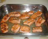 Foto del paso 10 de la receta: Salmón fresco en salsa con cebollas francesas y puerro