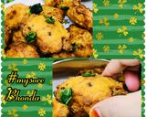 A picture of step 2 of Mysore Bonda/bhajiya.