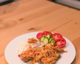 A picture of step 3 of Sambal matah the Balinese salsa.
