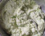 A picture of step 3 of Suji mutter idli with gunpowder or chutney.