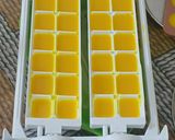 A picture of step 5 of Frozen cubes for healthy shots.