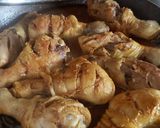 A picture of step 1 of Pan cooked drum sticks.