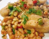 รูปขั้นตอนการทำที่ 6 ของ สาลีดอยคั่วพริกเกลือเต้าหู้ Salt& Chilli Crispy Waxy Corn Tofu