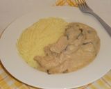 Sertésszeletek tejszínes-gombás mártásban recept fázis 7 fotója