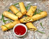 A picture of step 5 of Chicken and vegetables spring rolls.