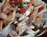 Foto langkah ke 4 dari resep Tumis Daging 🥩Jamur Tiram 🍄🤗.