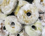 A picture of step 6 of Donut Pandan.