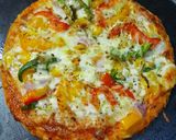 चिज्जी पिज़्ज़ा (cheesy pizza recipe in Hindi) रेसिपी चरण 12 फोटो