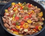 Foto del paso 7 de la receta Pollo con verduras y almendras