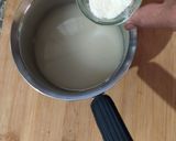 A picture of step 2 of Fruity Yakult Jelly Cake.