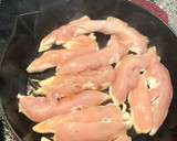 Foto del paso 5 de la receta: Solomillos de pollo en sartén de hierro fundido
